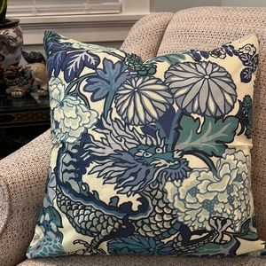 COPY - Blue Chinoiserie Dragon Pillow Cover 🐉